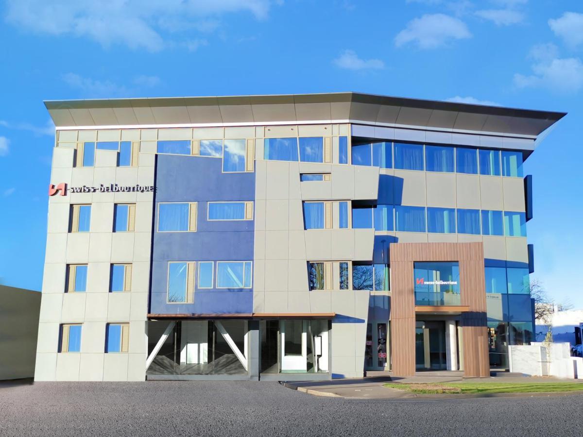 Swiss-Belhotel Napier Buitenkant foto The new building of the University of Novi Sad