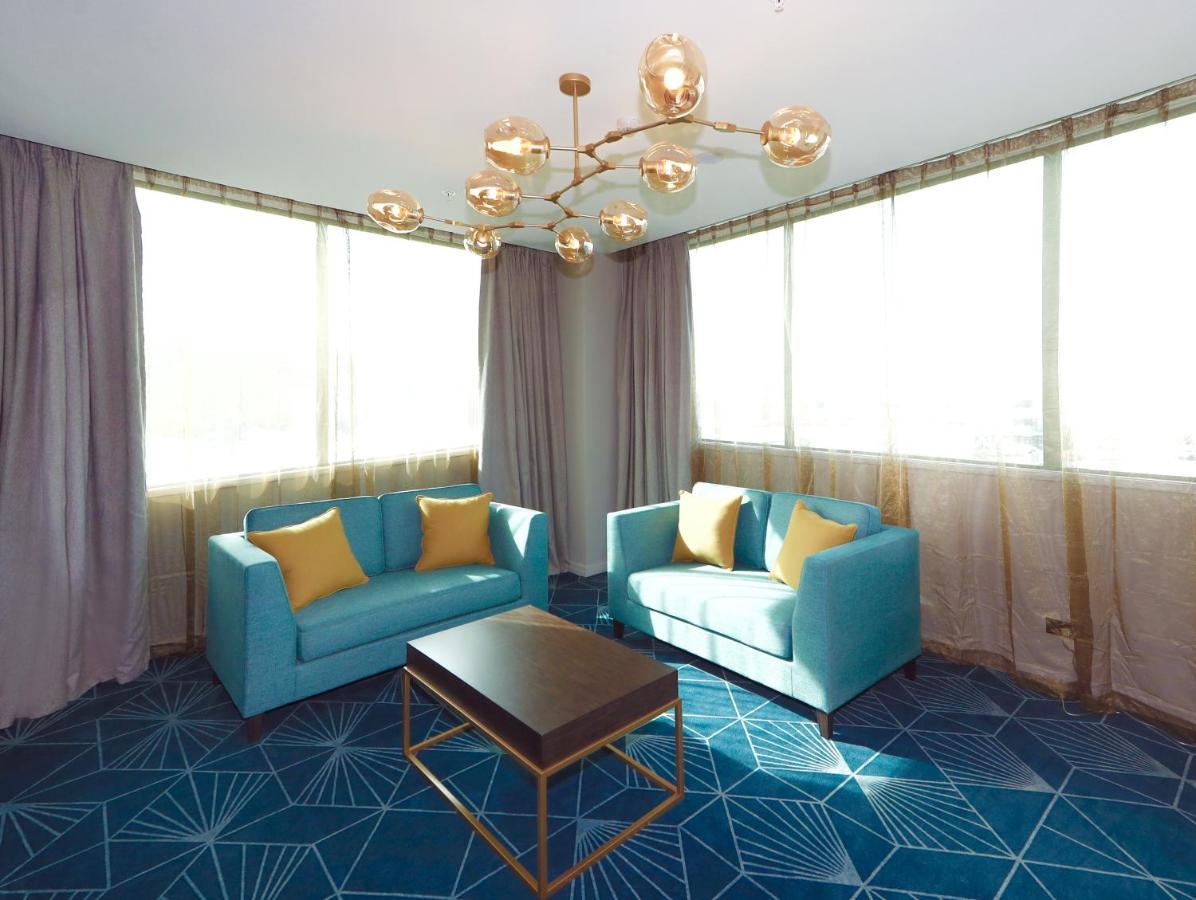 Swiss-Belhotel Napier Buitenkant foto The interior of the lounge