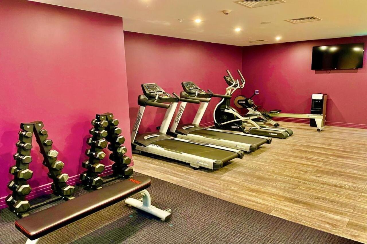 Swiss-Belhotel Napier Buitenkant foto The gym at the hotel