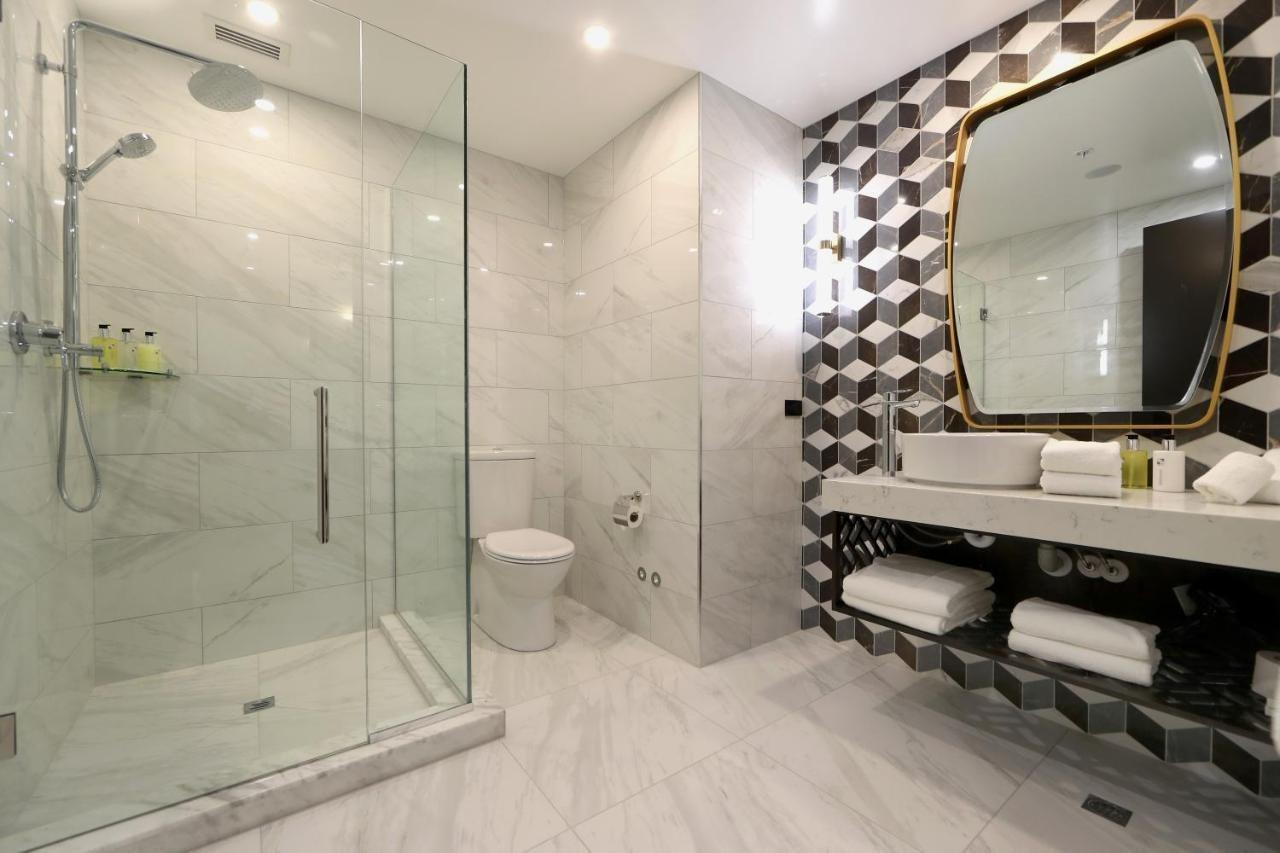 Swiss-Belhotel Napier Buitenkant foto Bathroom