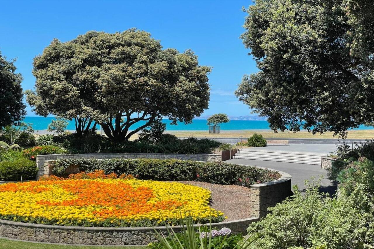 Swiss-Belhotel Napier Buitenkant foto The Bay of Plenty from the Baypark roundabout